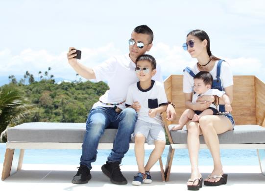 杨子黄圣依小儿子一周岁啦!颜值超高登顶微博