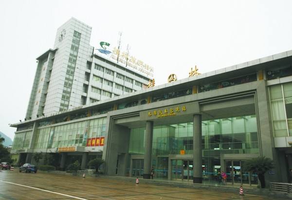 桂林琴潭汽车站怎么去