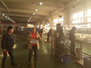 严把质量环境关，建设国际